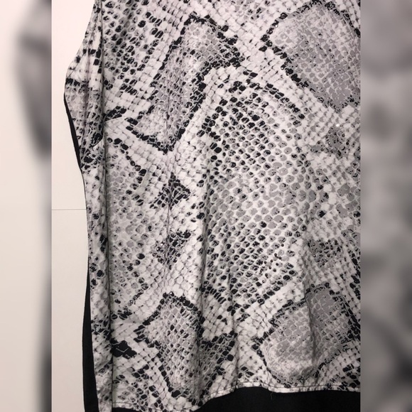 ✨SILVER LEOPARD BLOUSE - Picture 2 of 3